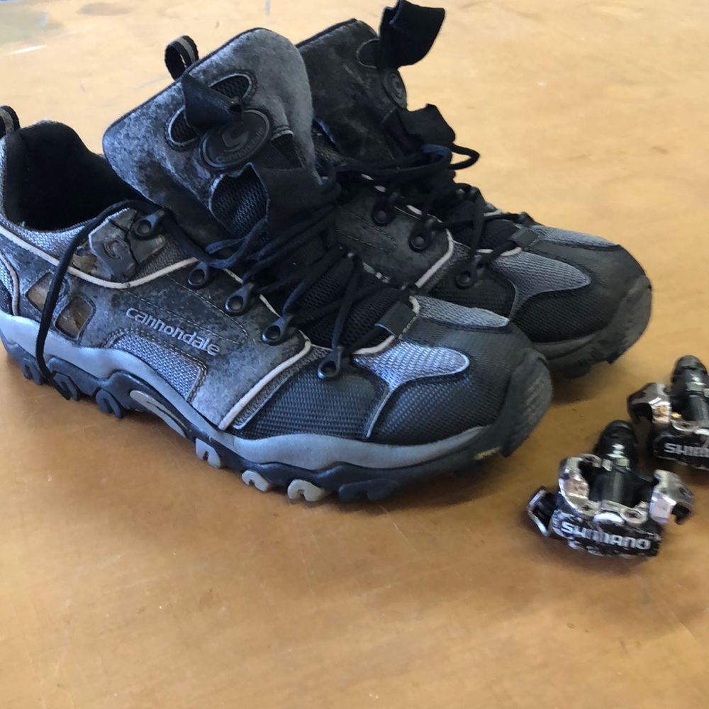 Cannondale bicycle shoes and Shimano pedals
